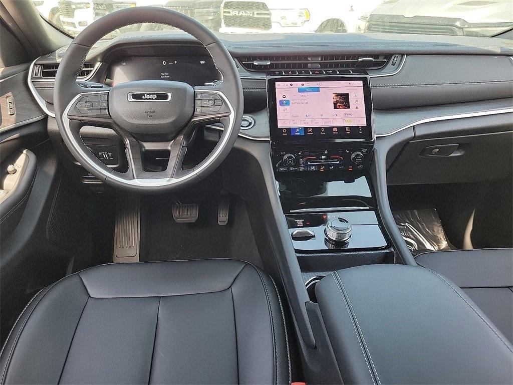 new 2025 Jeep Grand Cherokee car, priced at $44,194