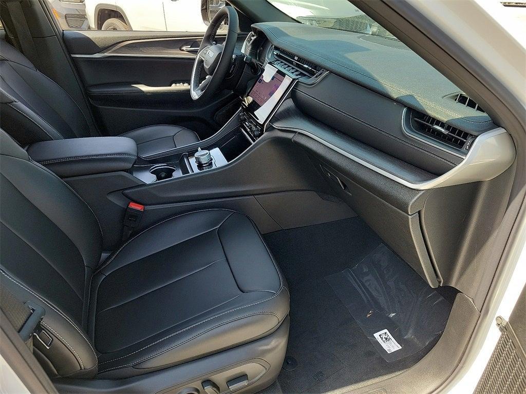 new 2025 Jeep Grand Cherokee car, priced at $45,665