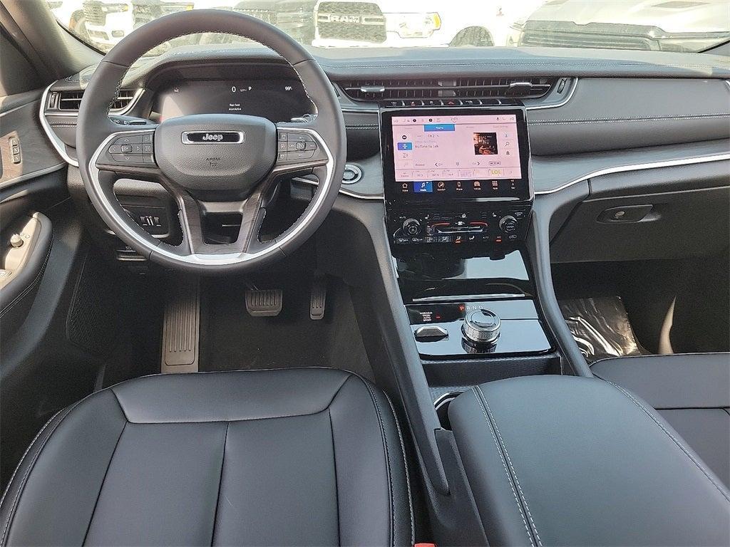 new 2025 Jeep Grand Cherokee car, priced at $45,665