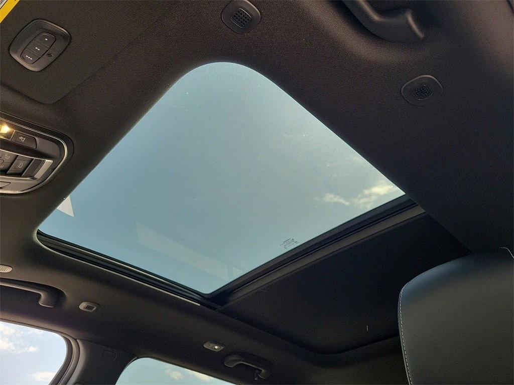 new 2025 Jeep Grand Cherokee car, priced at $44,194