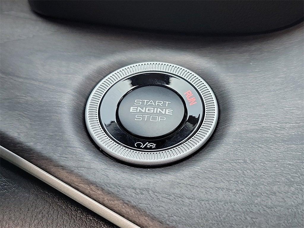 new 2025 Jeep Grand Cherokee car, priced at $45,665