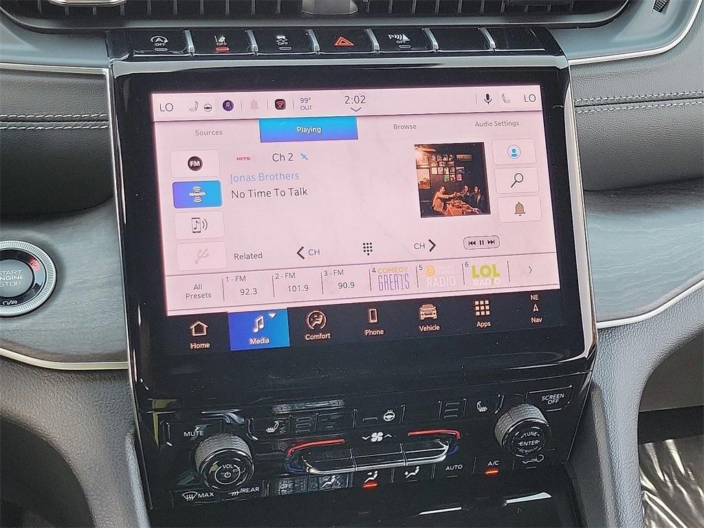 new 2025 Jeep Grand Cherokee car, priced at $44,194