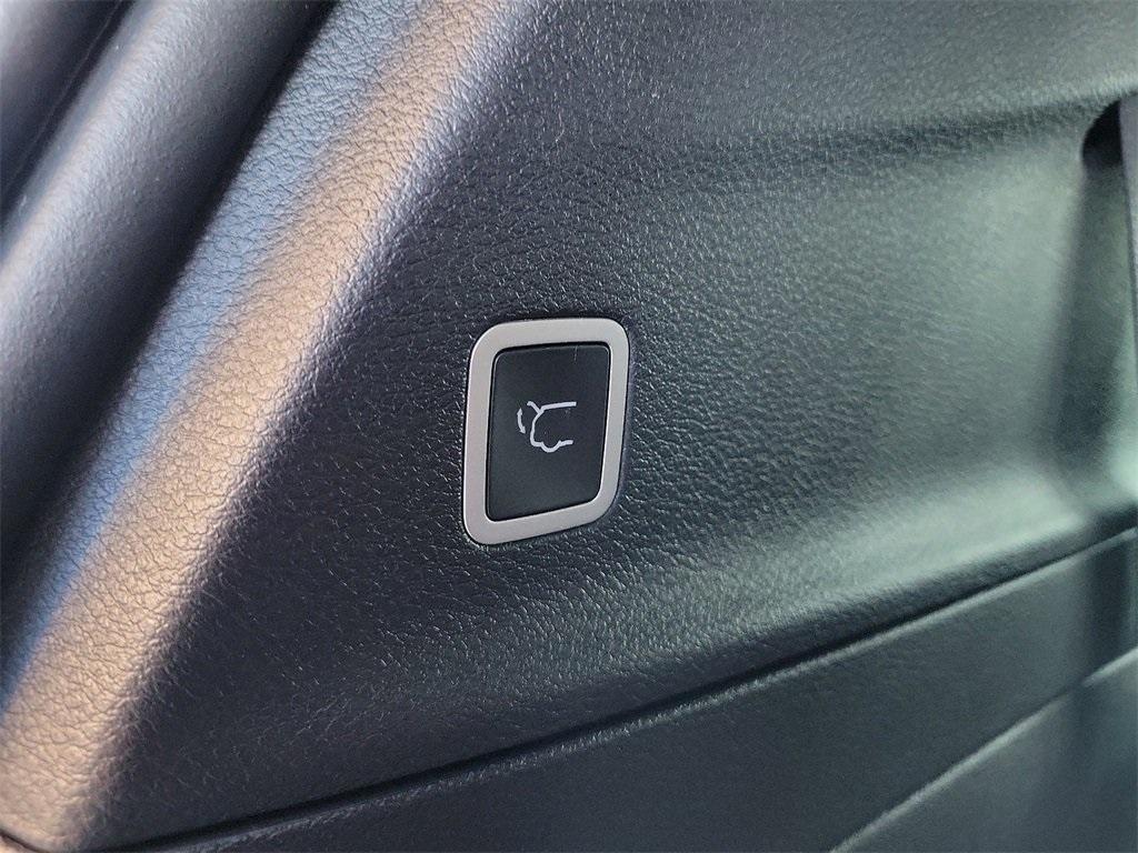 new 2025 Chrysler Pacifica car, priced at $40,420