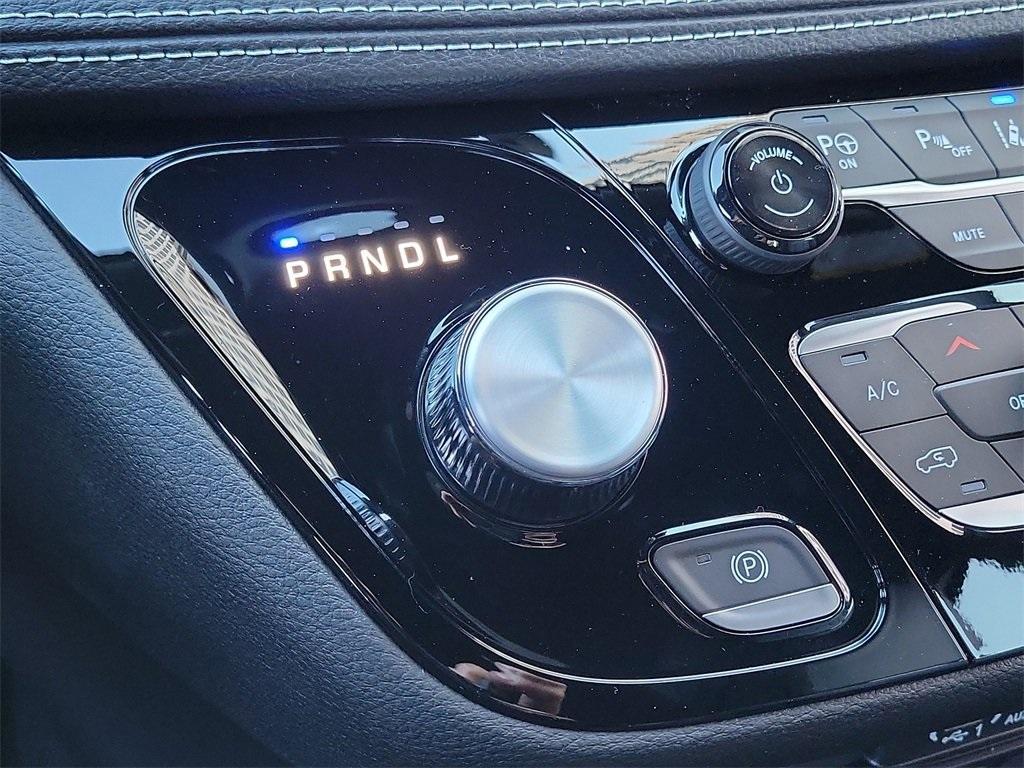 new 2025 Chrysler Pacifica car, priced at $40,420