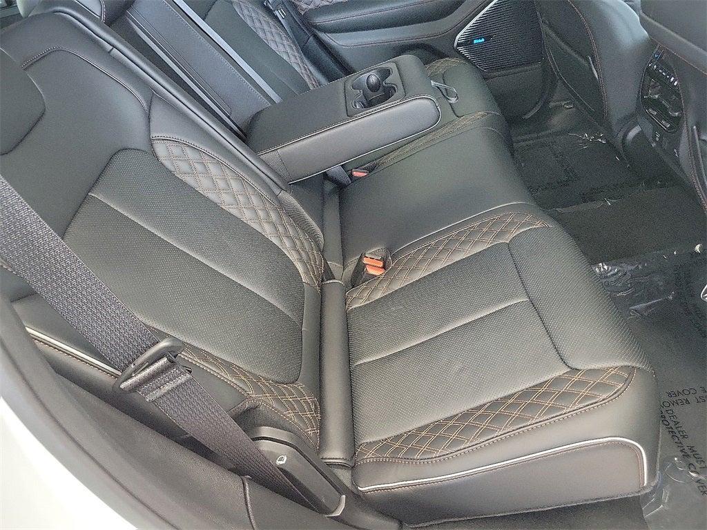 new 2025 Jeep Grand Cherokee car, priced at $65,037