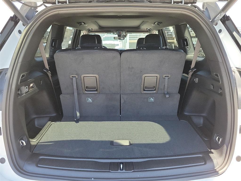 new 2025 Jeep Grand Cherokee L car, priced at $45,601