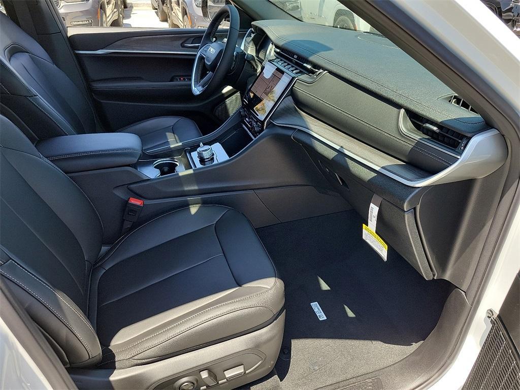 new 2025 Jeep Grand Cherokee L car, priced at $45,601