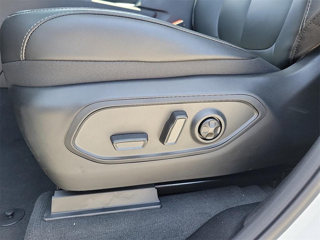 new 2025 Jeep Grand Cherokee L car, priced at $45,601
