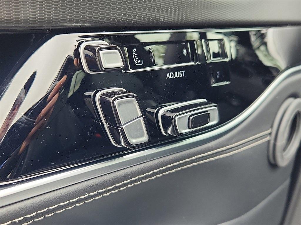 new 2024 Jeep Grand Wagoneer L car, priced at $95,380