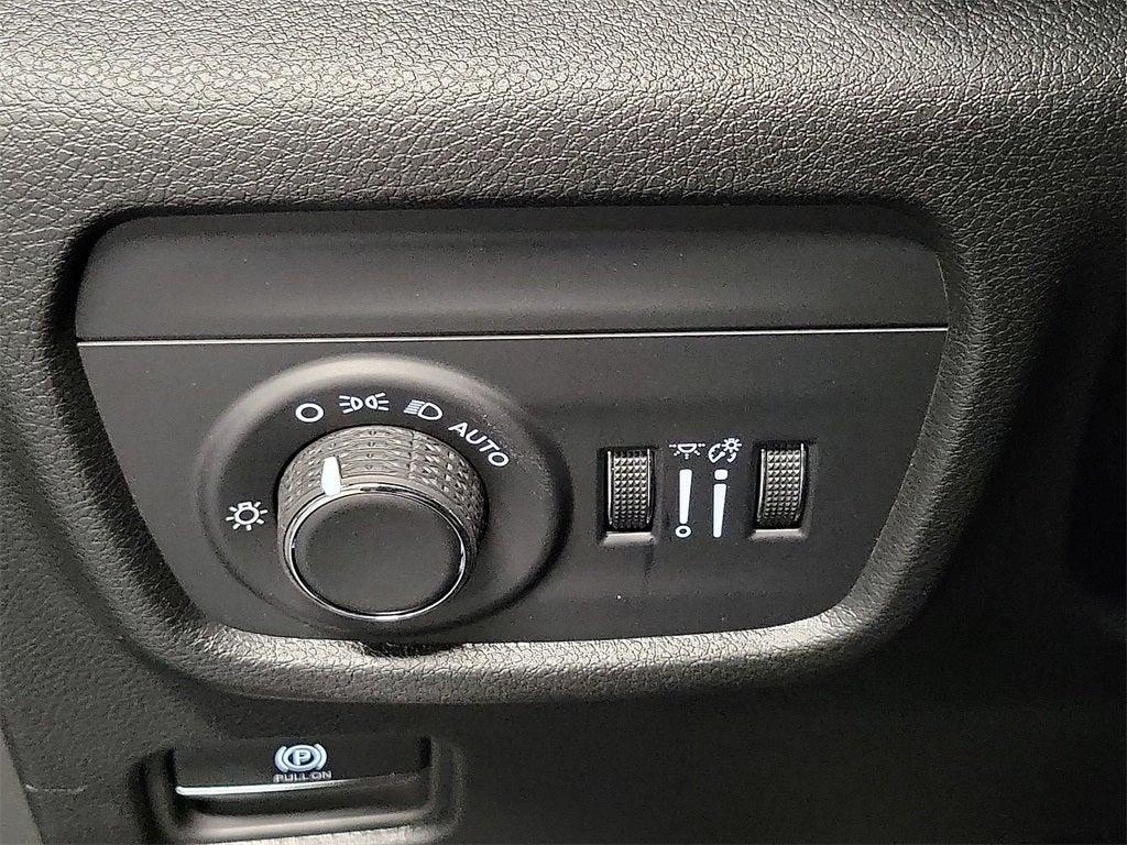 new 2025 Jeep Grand Cherokee car, priced at $39,375