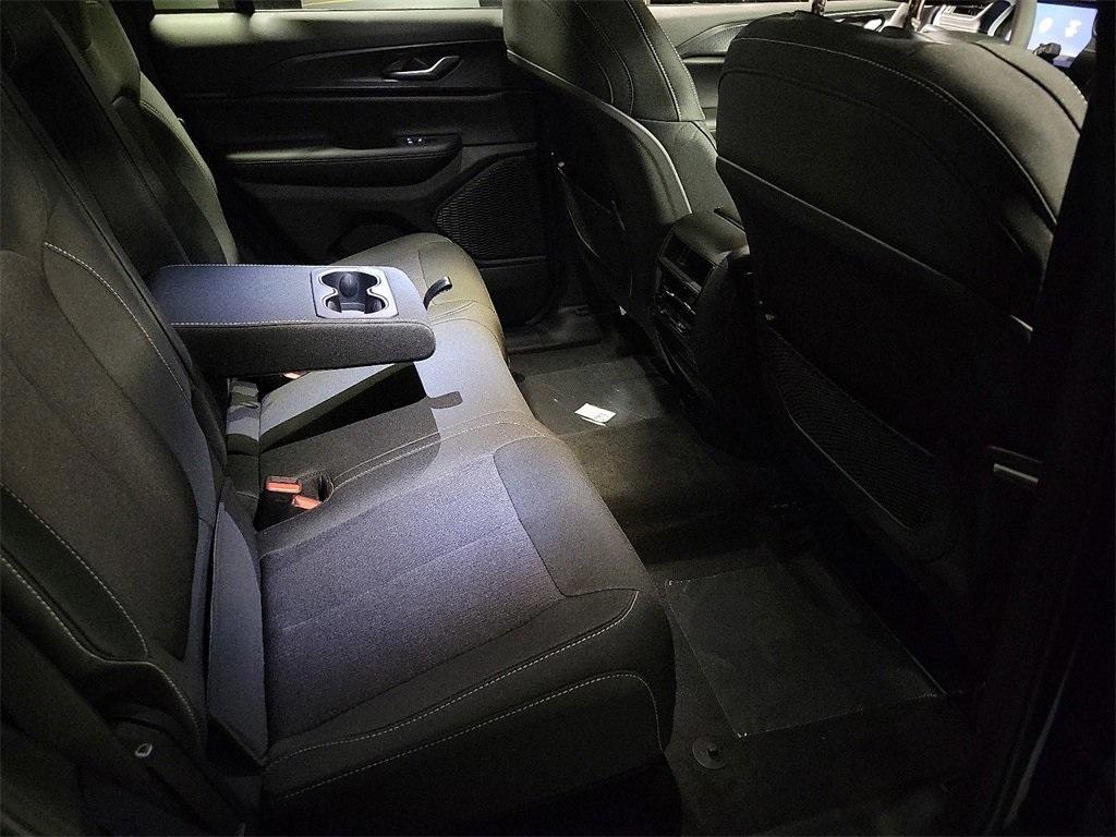 new 2025 Jeep Grand Cherokee car, priced at $36,378