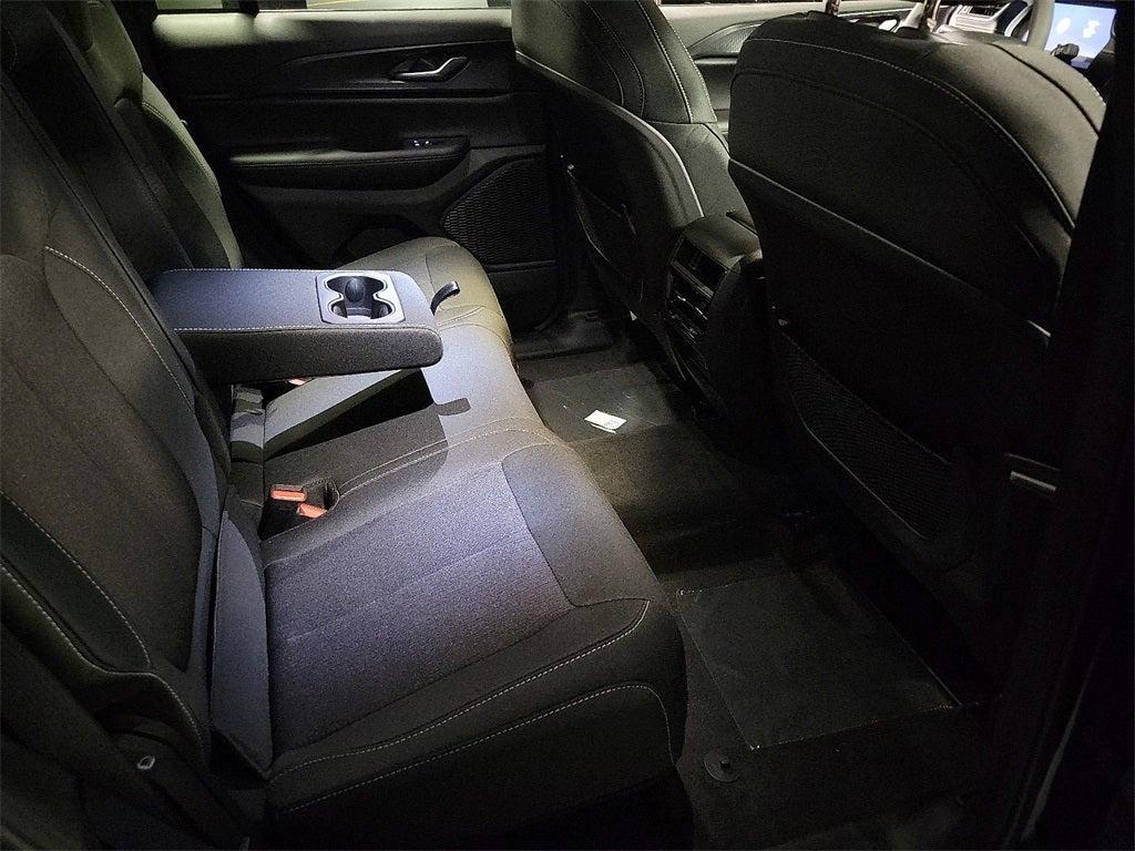 new 2025 Jeep Grand Cherokee car, priced at $39,375