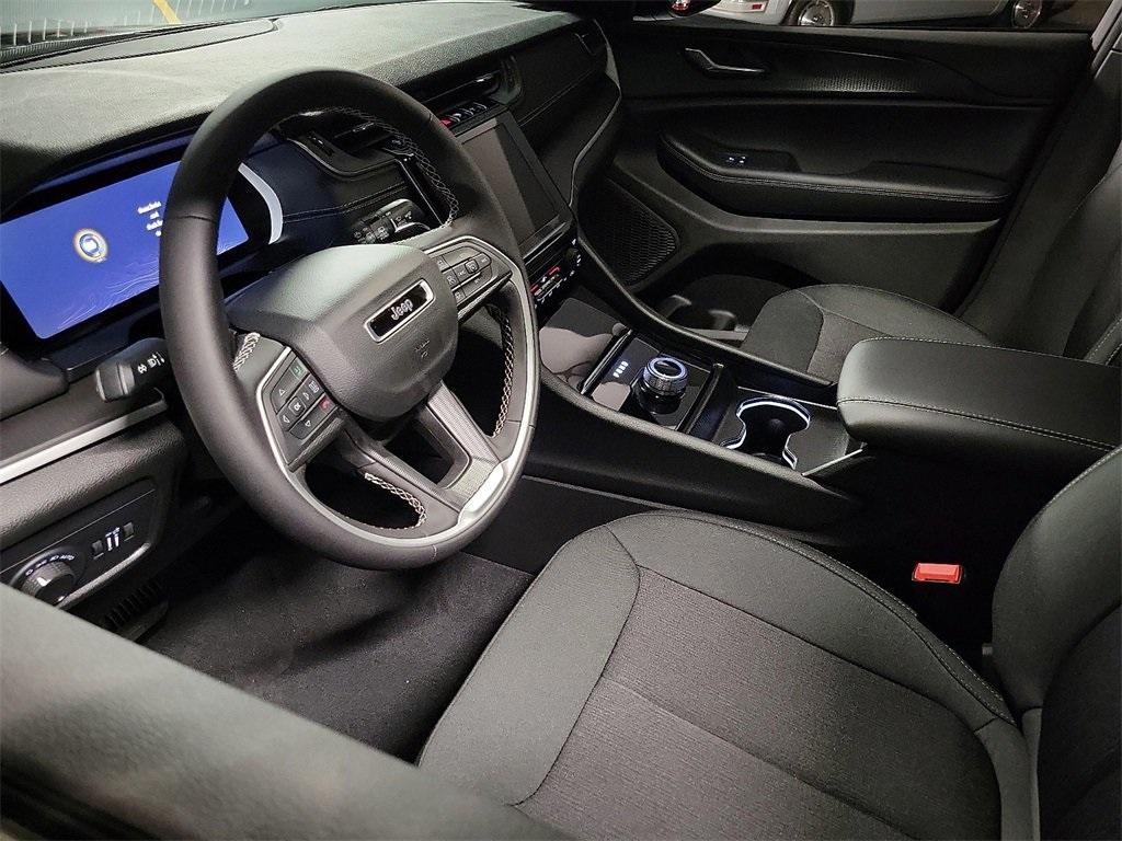 new 2025 Jeep Grand Cherokee car, priced at $36,378