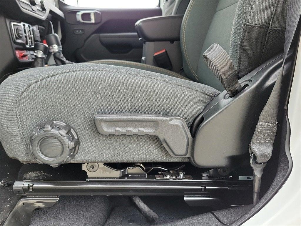 new 2025 Jeep Wrangler car, priced at $51,184