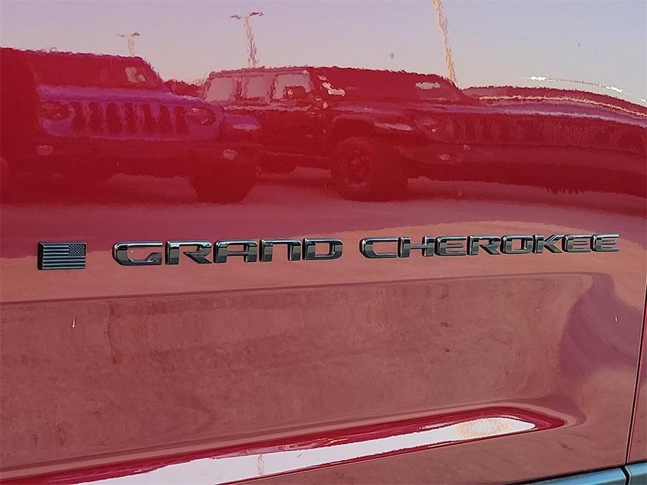 new 2024 Jeep Grand Cherokee car, priced at $48,675