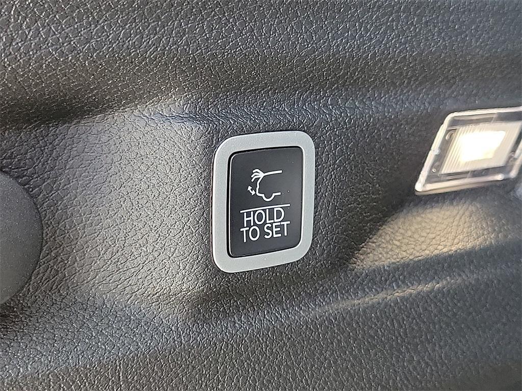 new 2025 Jeep Grand Cherokee L car, priced at $45,622