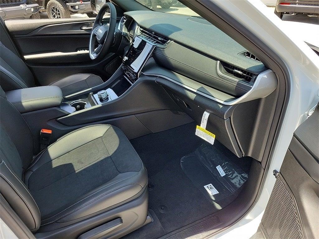 new 2025 Jeep Grand Cherokee L car, priced at $45,622