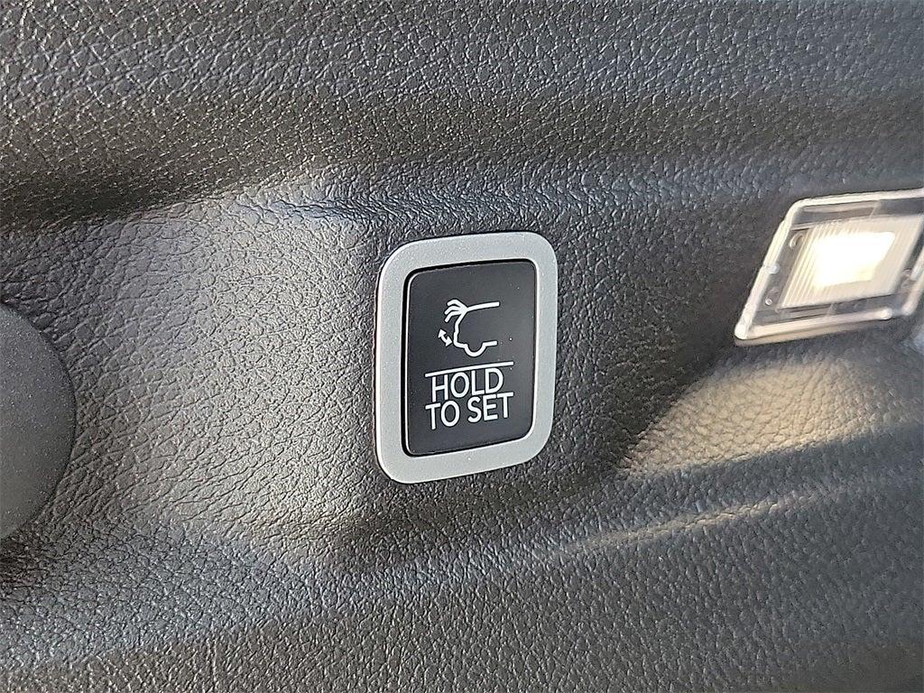 new 2025 Jeep Grand Cherokee L car, priced at $45,622