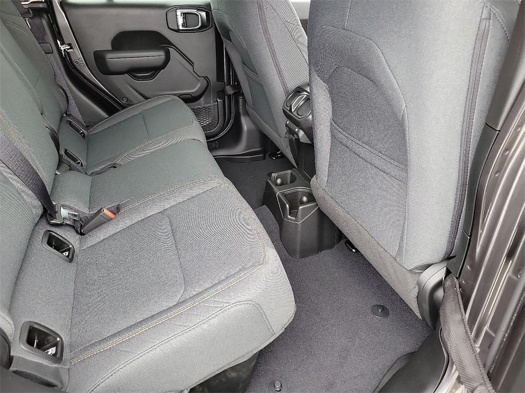 new 2025 Jeep Gladiator car, priced at $45,136