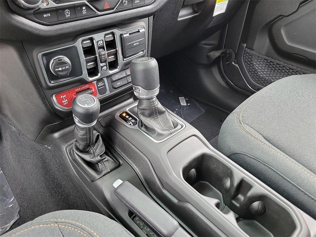 new 2025 Jeep Gladiator car, priced at $45,820