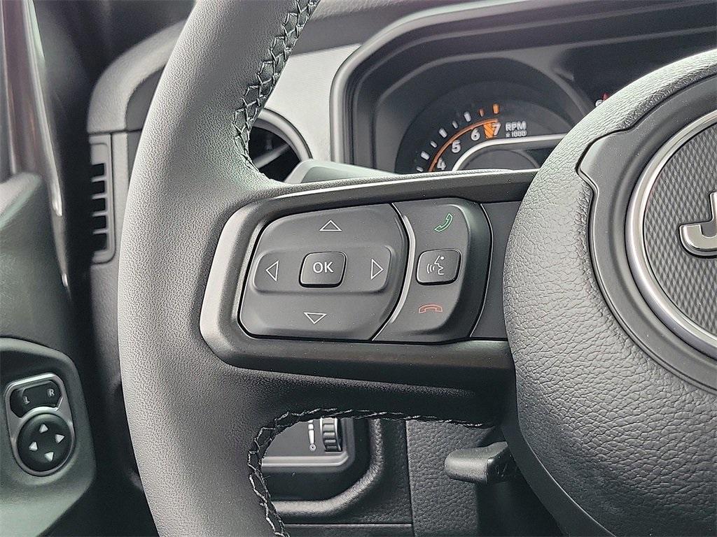 new 2025 Jeep Gladiator car, priced at $45,820