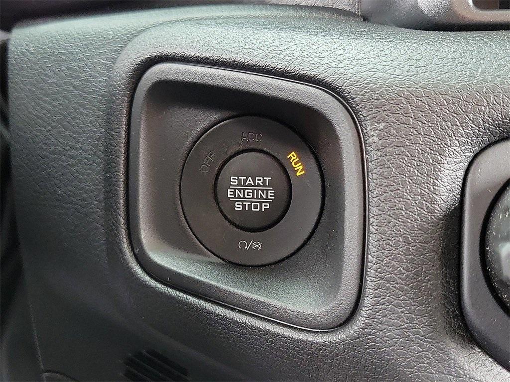 new 2025 Jeep Gladiator car, priced at $45,820