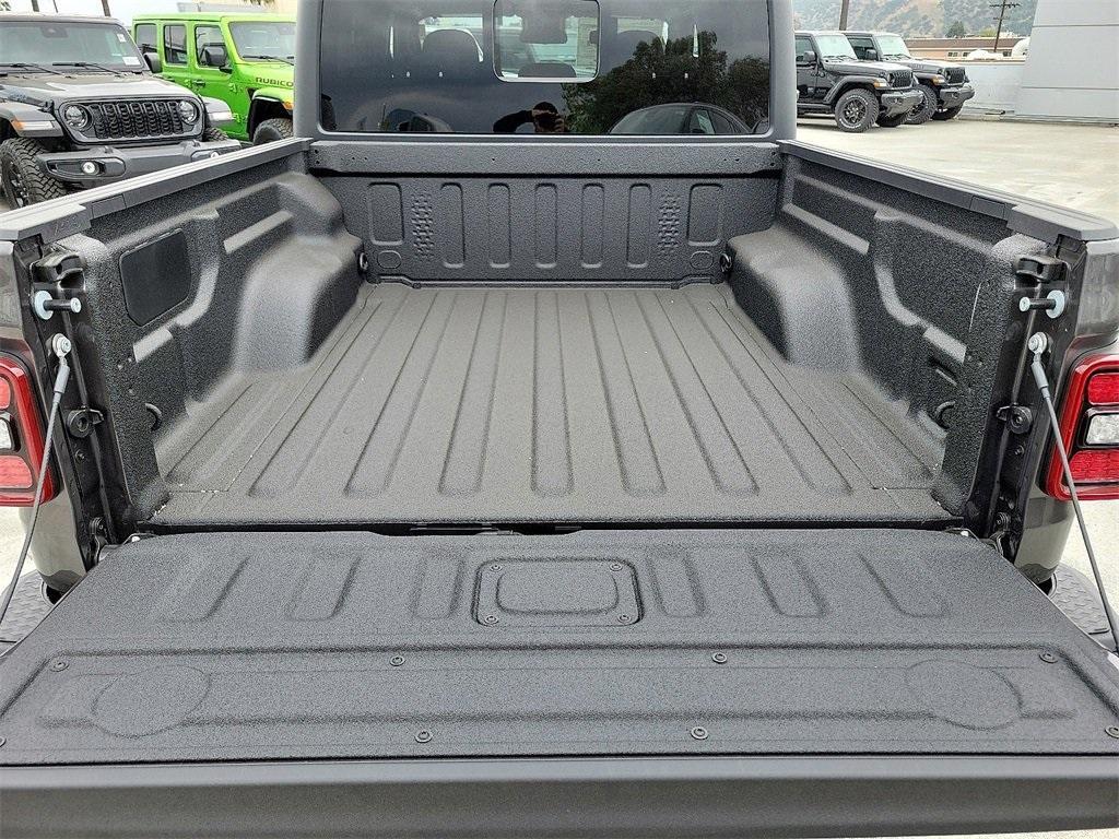 new 2025 Jeep Gladiator car, priced at $45,820