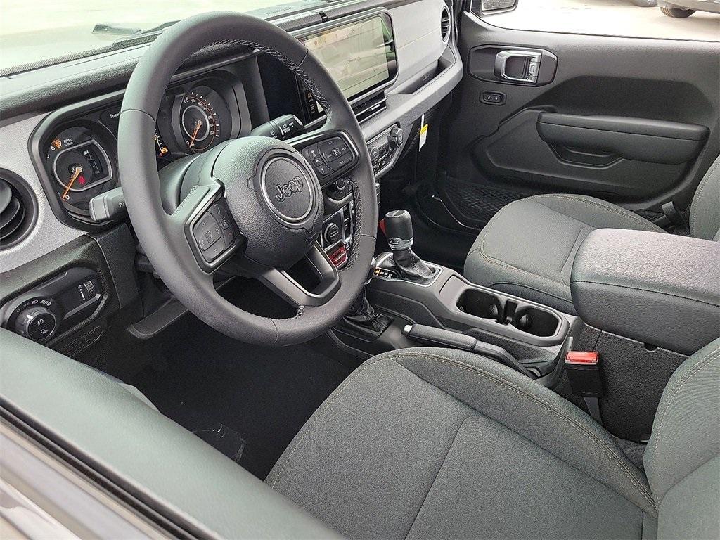 new 2025 Jeep Gladiator car, priced at $45,820