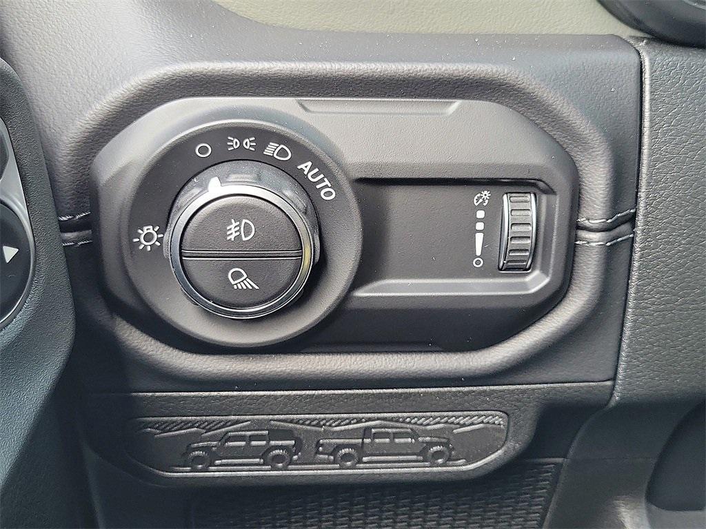 new 2025 Jeep Gladiator car, priced at $49,949