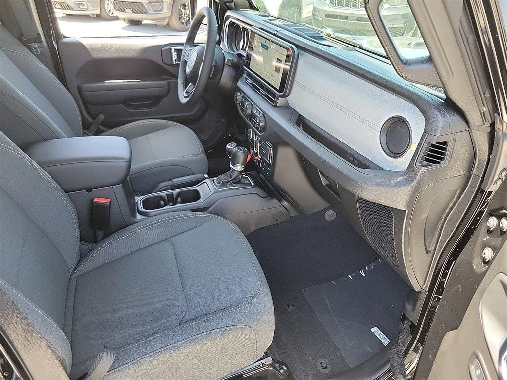 new 2025 Jeep Gladiator car, priced at $44,118