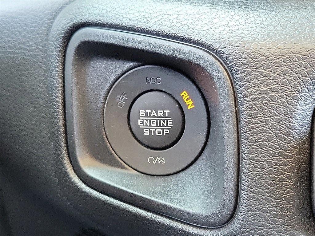 new 2025 Jeep Gladiator car, priced at $44,118