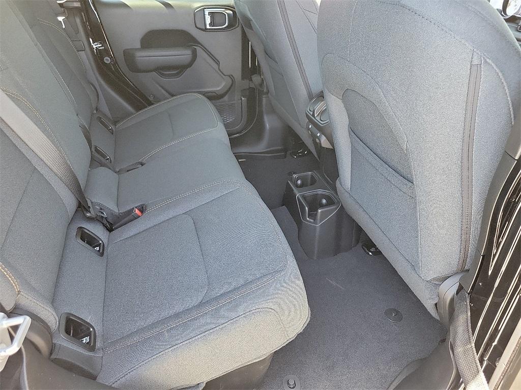 new 2025 Jeep Gladiator car, priced at $46,683