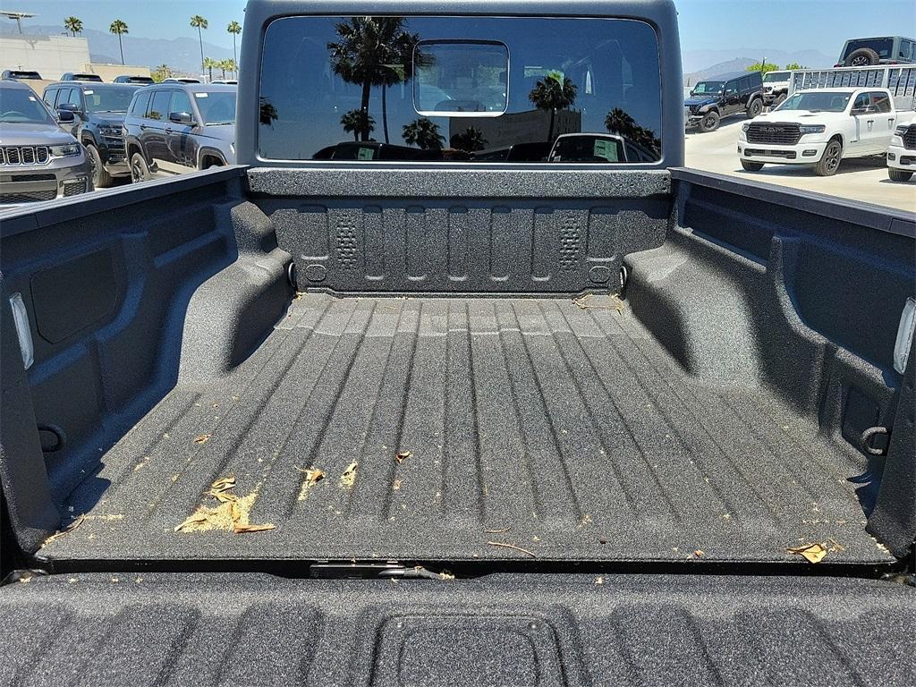 new 2025 Jeep Gladiator car, priced at $46,683