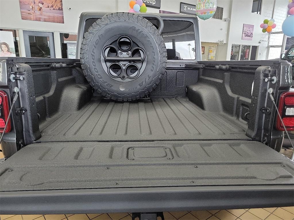new 2025 Jeep Gladiator car, priced at $79,835