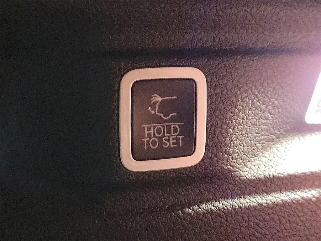 new 2025 Jeep Grand Cherokee L car, priced at $45,983