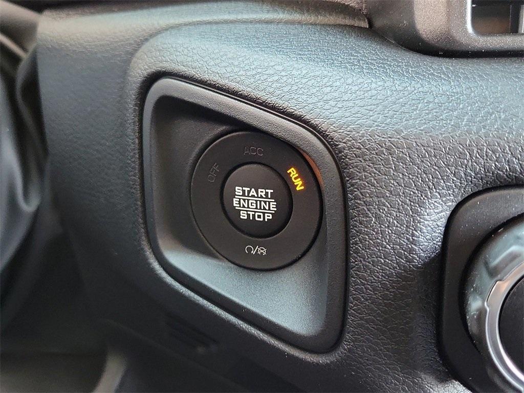 new 2025 Jeep Gladiator car, priced at $40,659