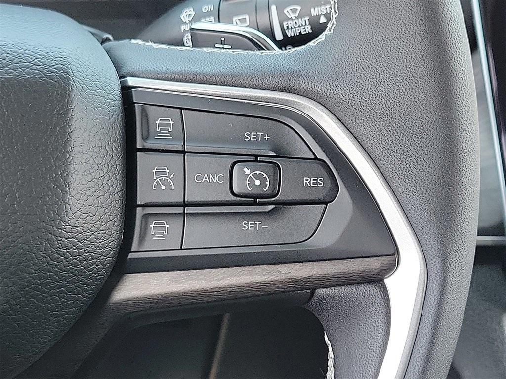 new 2025 Jeep Grand Cherokee car, priced at $51,180