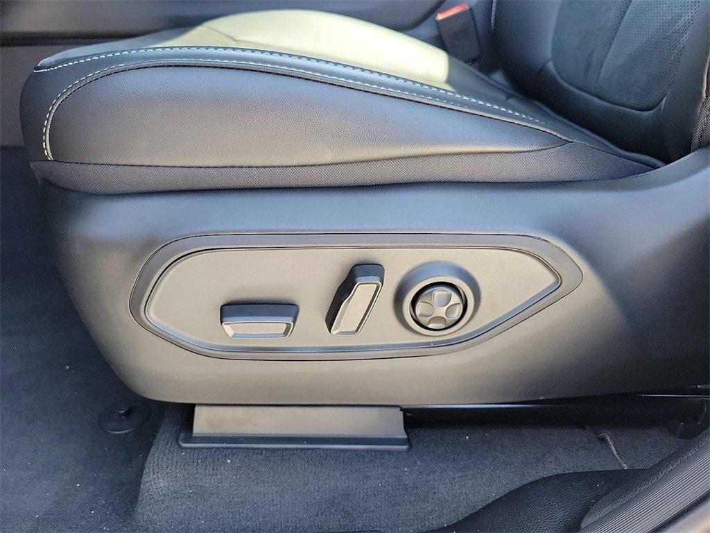 new 2025 Jeep Grand Cherokee L car, priced at $40,338