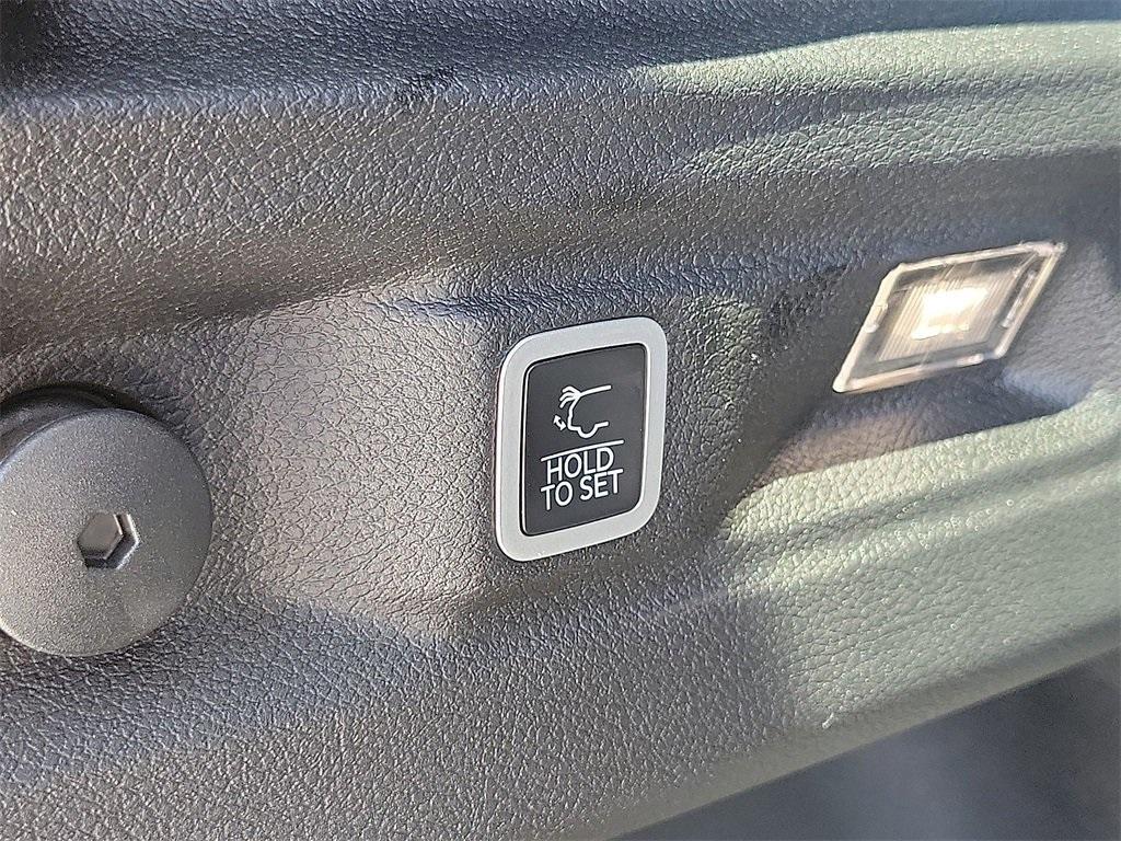 new 2025 Jeep Grand Cherokee L car, priced at $40,338