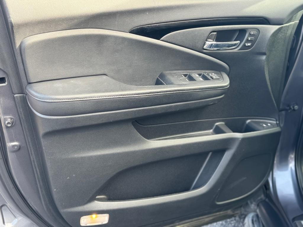 used 2018 Honda Pilot car, priced at $27,899