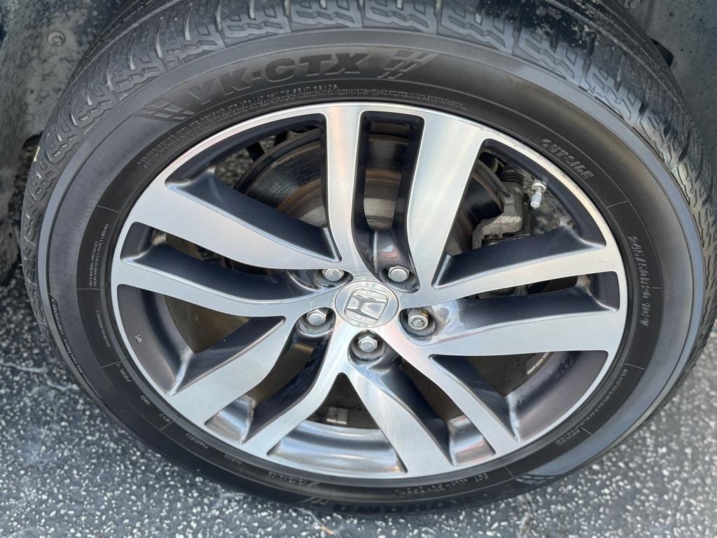 used 2018 Honda Pilot car, priced at $27,899