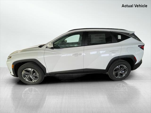 new 2025 Hyundai TUCSON Hybrid car, priced at $33,112