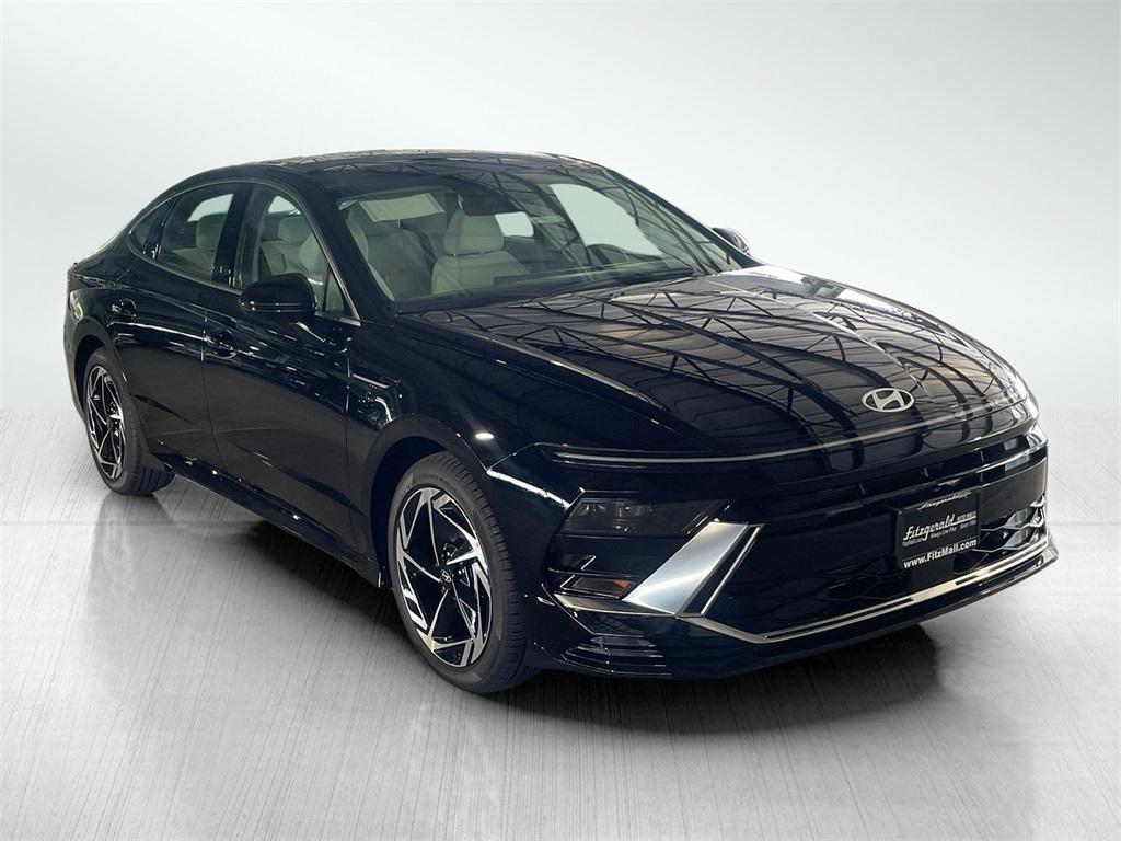 new 2025 Hyundai Sonata car, priced at $30,123