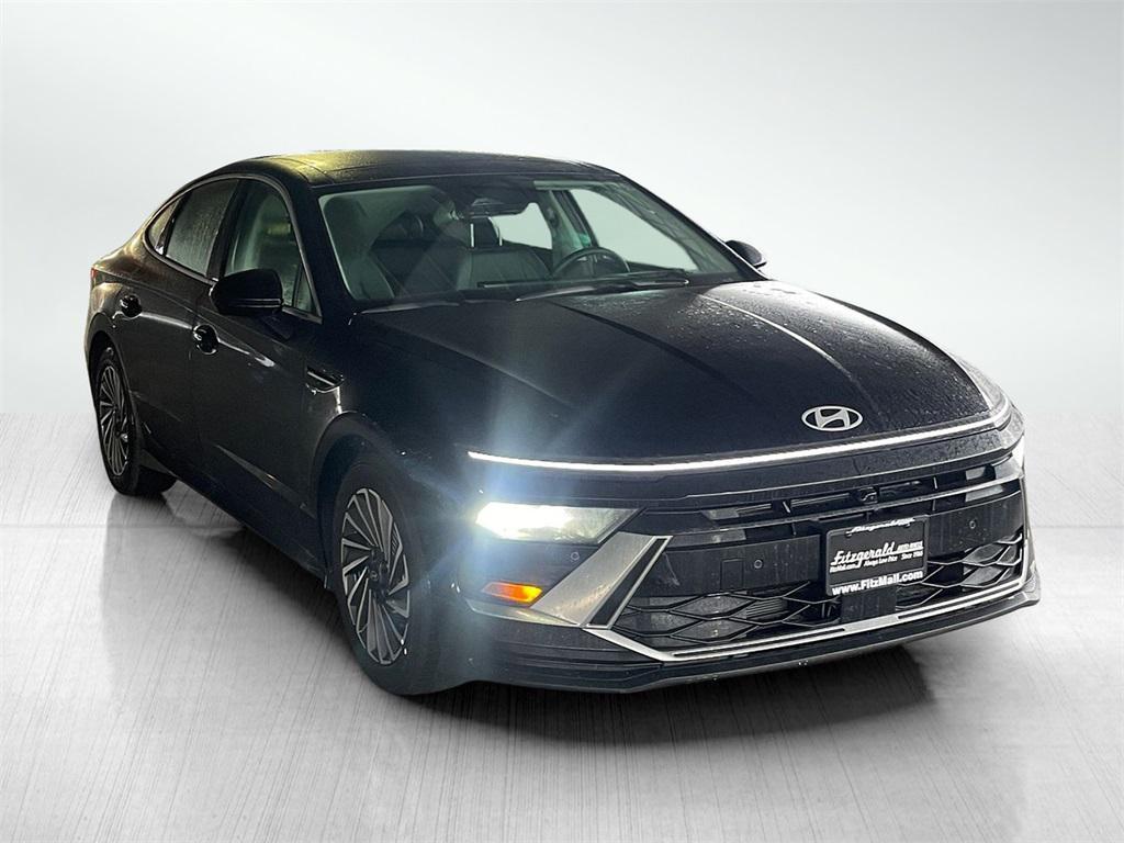new 2025 Hyundai Sonata Hybrid car, priced at $35,341