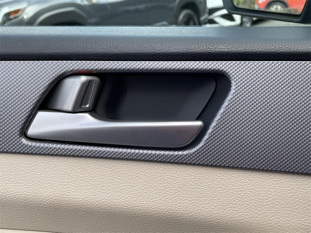 used 2017 Hyundai Sonata Hybrid car, priced at $10,488