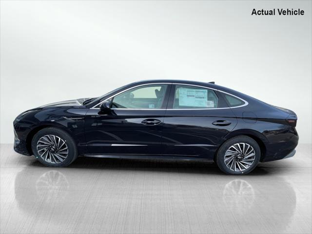 new 2025 Hyundai Sonata Hybrid car, priced at $32,354