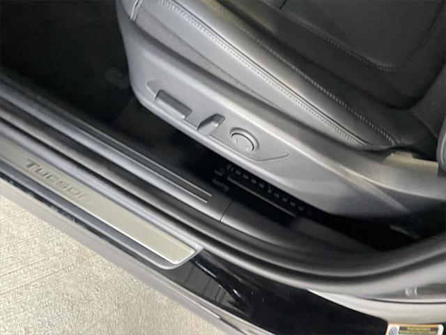 new 2025 Hyundai TUCSON Hybrid car, priced at $41,417