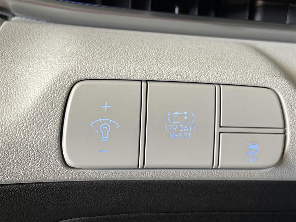 new 2025 Hyundai Elantra car, priced at $29,156
