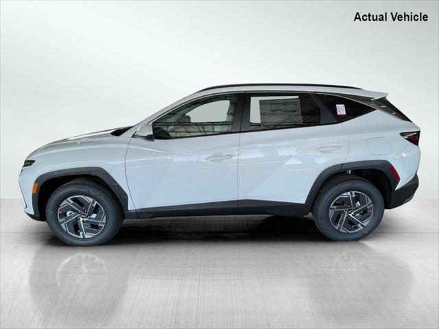 new 2025 Hyundai TUCSON Hybrid car, priced at $33,178