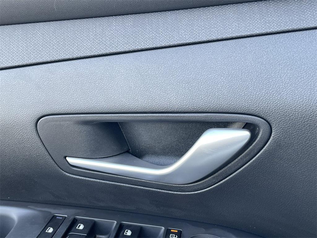 used 2025 Hyundai TUCSON Hybrid car, priced at $32,588